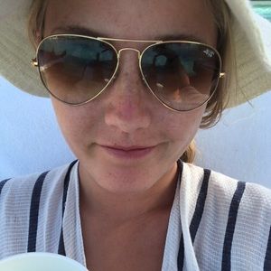 Meet your Posher, Ally